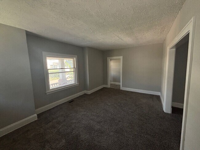 Building Photo - 1750 Alcoy Rd