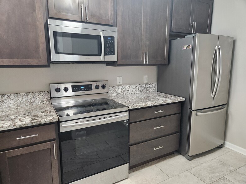 Building Photo - 3525 Lebon Dr