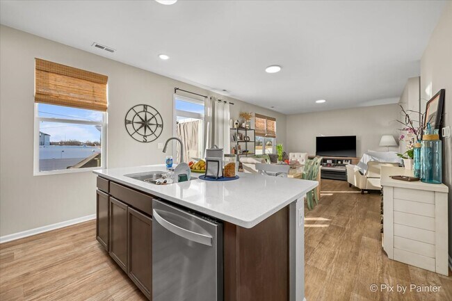 Building Photo - 3345 Seeley St