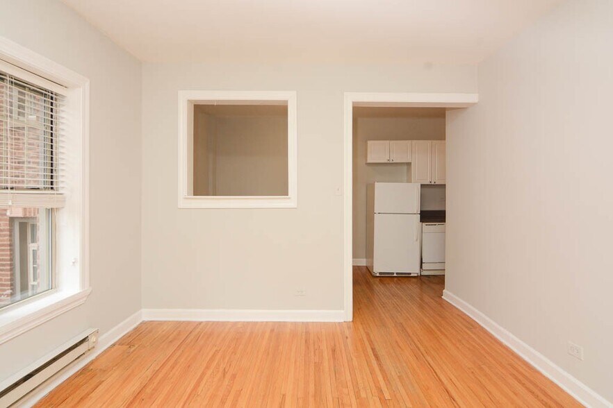 Building Photo - 714 W Barry Ave