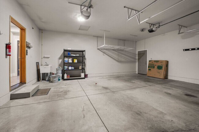 Building Photo - 64144 Pioneer Loop