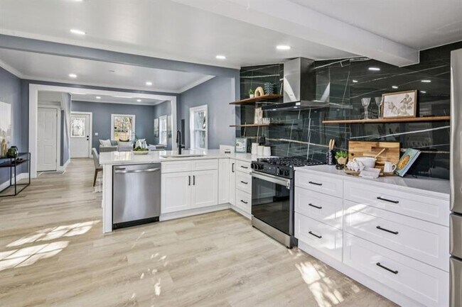 Building Photo - 1504 Hardin Ave