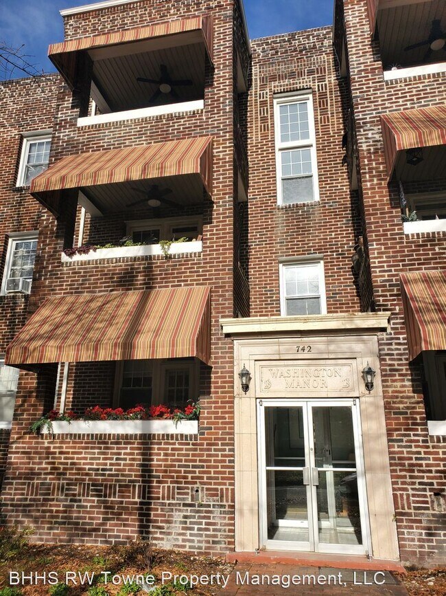 Building Photo - 2 br, 1 bath House - 742 Washington Park #B5