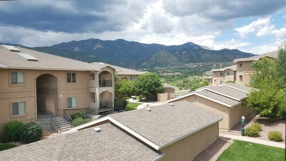 Building Photo - 1610 Little Bear Creek Pt