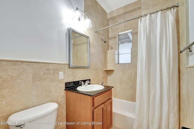 Building Photo - 218 Worth Ave