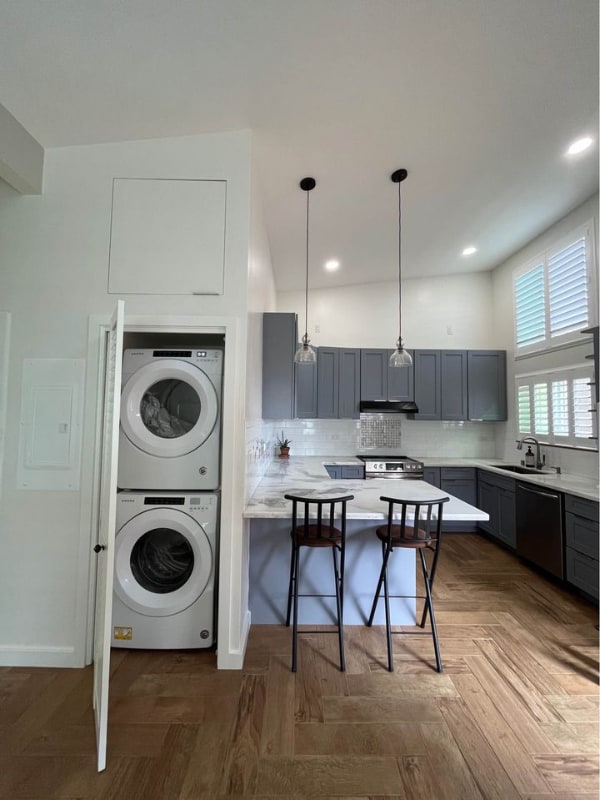 Building Photo - 99 Aiea Heights Dr