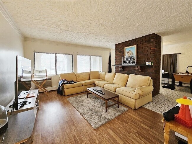Primary Photo - 12 Hadley Pl