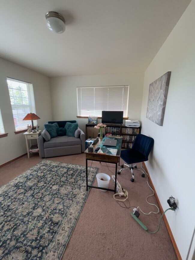 Building Photo - Spacious 3bd in Lake Stevens