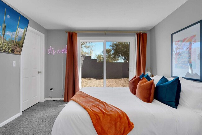 Building Photo - 6240 E River Rd