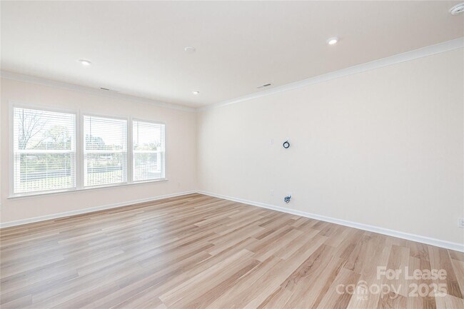Building Photo - 23018 Clarabelle Dr