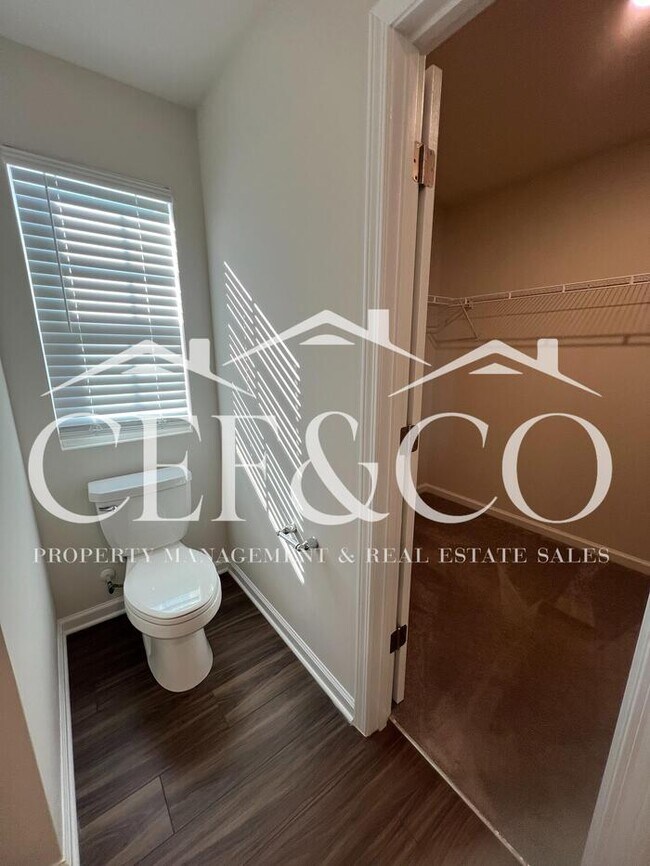 Building Photo - Spacious 5-Bedroom Home with Loft, 2-Car Garage & Neighborhood Amenities