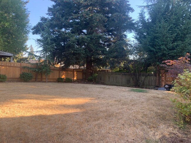 Building Photo - ***Newly Renovated Spacious and Bright 3 Bedroom Ranch Style House in North Image. All New Paint ...