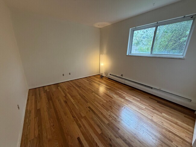 Building Photo - 4789 Ridge Ave