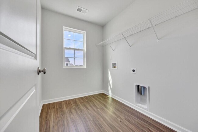 Building Photo - 1464 Bellaria Wy