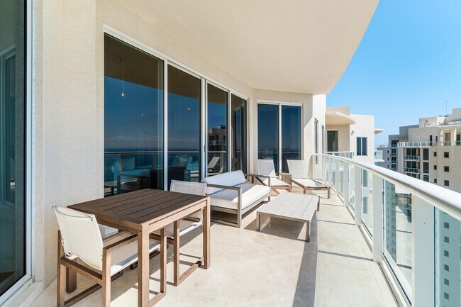 Building Photo - 2700 N Ocean Dr