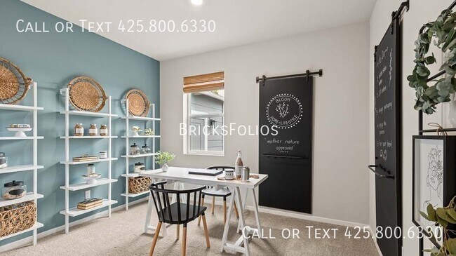 Building Photo - 4004 Hyde Lp NE