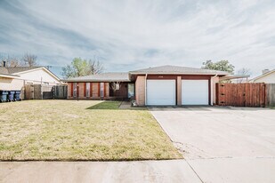 Building Photo - 2308 SW 76th St