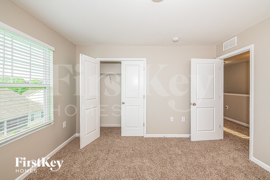 Building Photo - 637 Starry Sky Dr