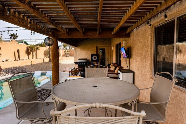 Building Photo - 3921 Aloha Ln