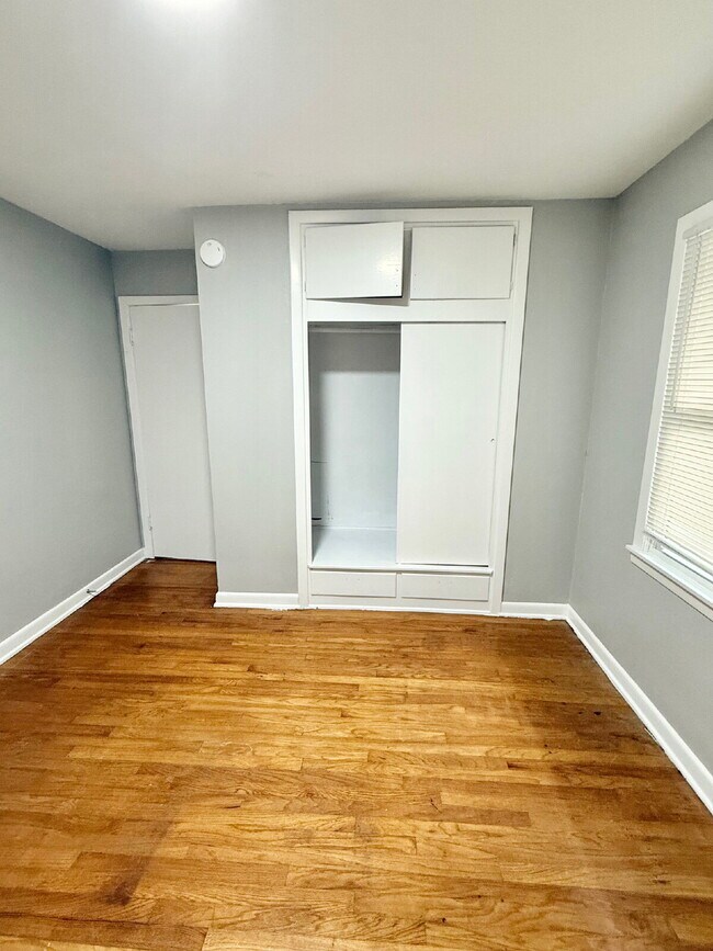 Building Photo - Charming 4-Bedroom Home with Spacious Layo...