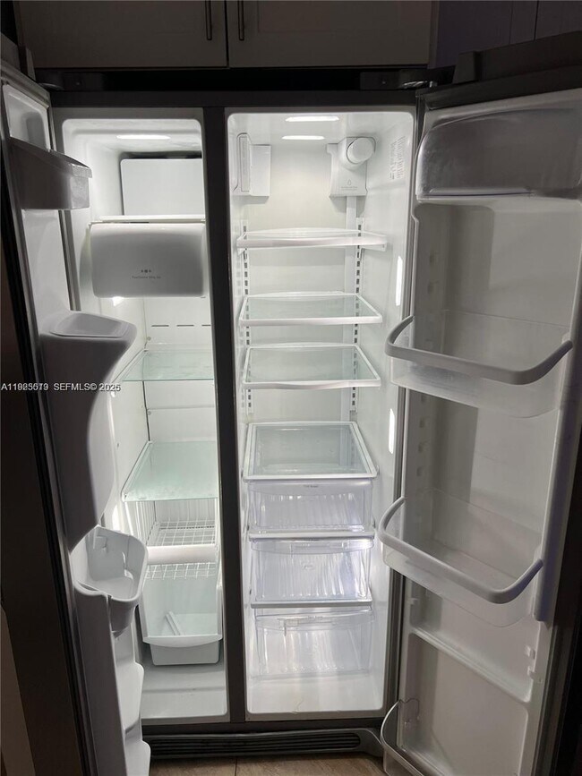 Building Photo - 1075 W 68th St