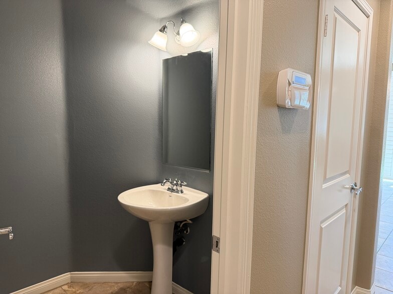 Downstairs bathroom - 28377 Mirabelle Ln