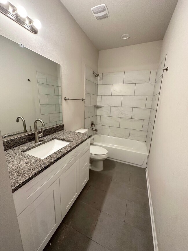 Building Photo - 5309 Groveton St