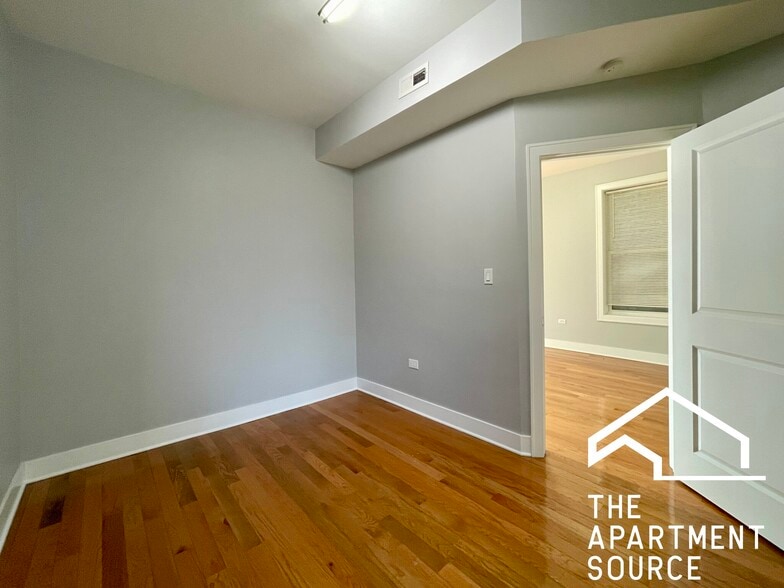 Building Photo - 4736 W Armitage Ave