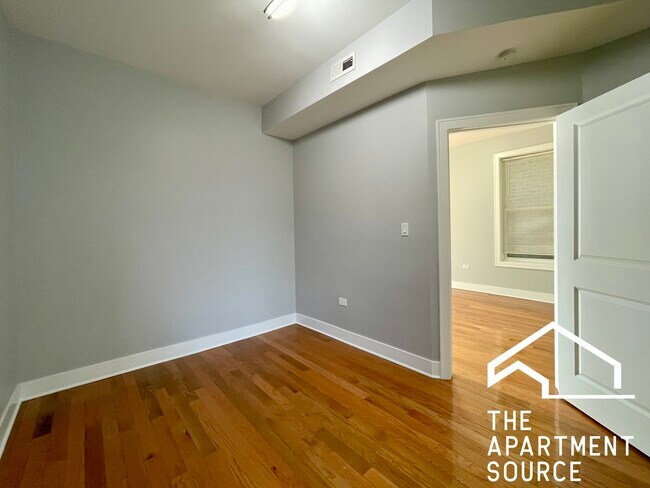 Building Photo - 4736 W Armitage Ave