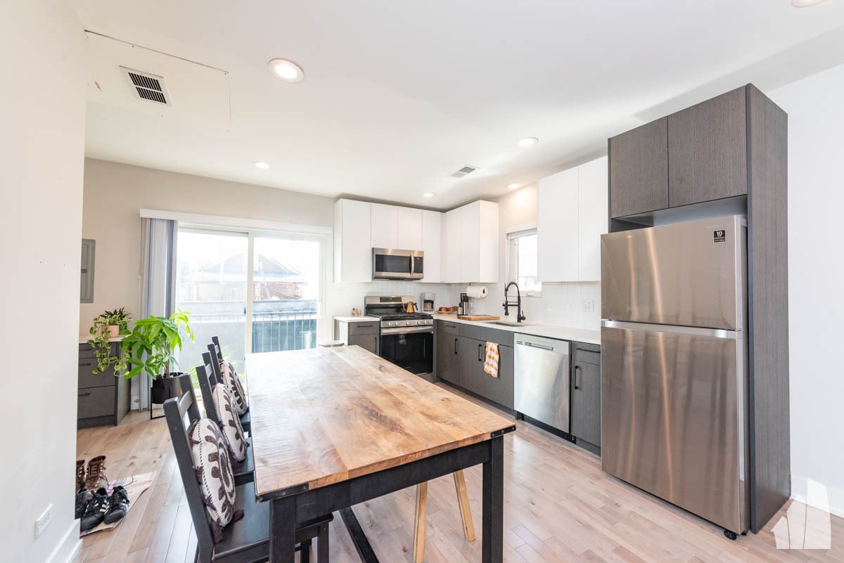 Building Photo - 1013 W 18th St