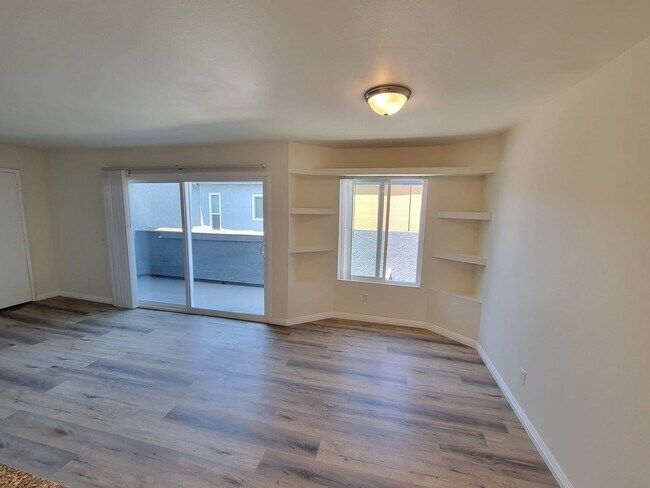Building Photo - 15000 Burbank Blvd