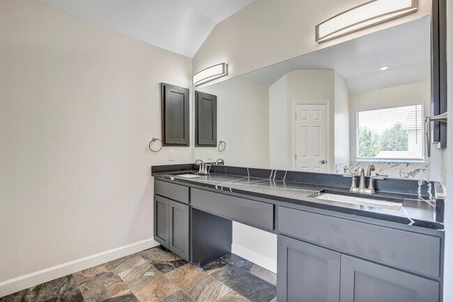 Building Photo - 309 Camperdown Elm Dr