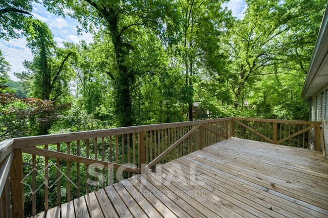 Building Photo - 2245 Tal Heim Dr