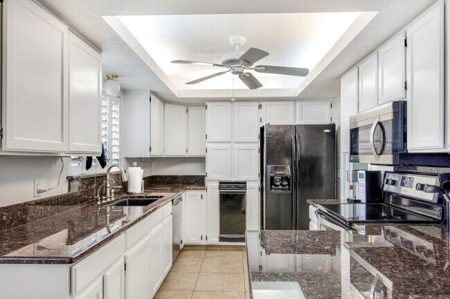 Building Photo - 212 Coral Dr