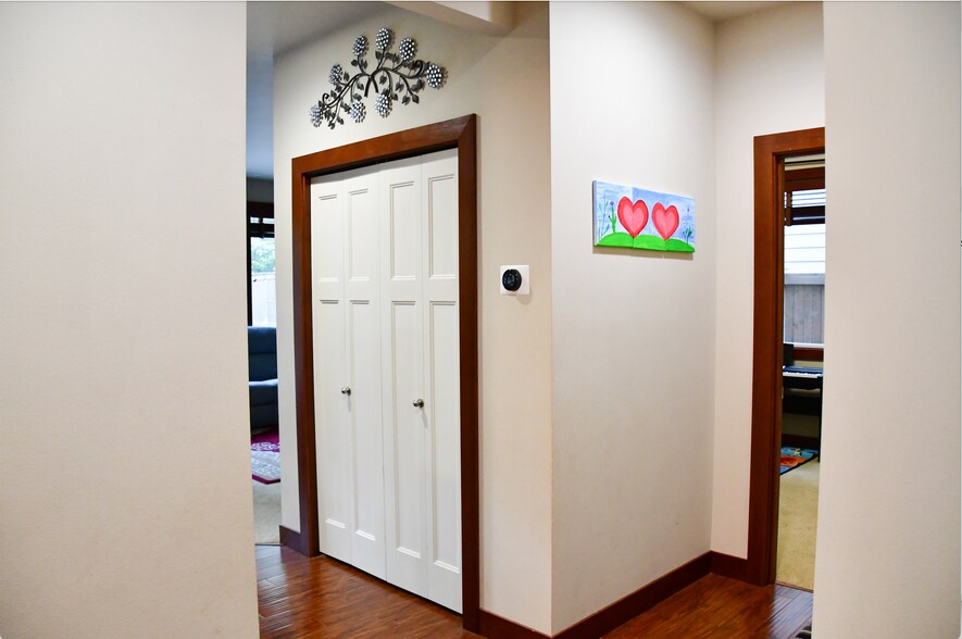 Building Photo - Bothell Cul-de-Sac Home