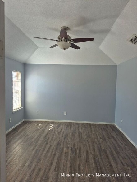 Building Photo - 1923 76th St