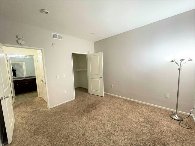 Building Photo - 2174 Scholarship