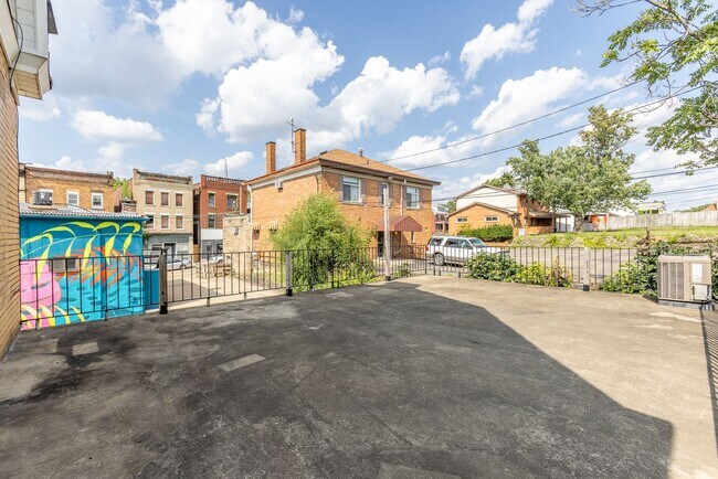 Building Photo - 123 Beltzhoover Ave