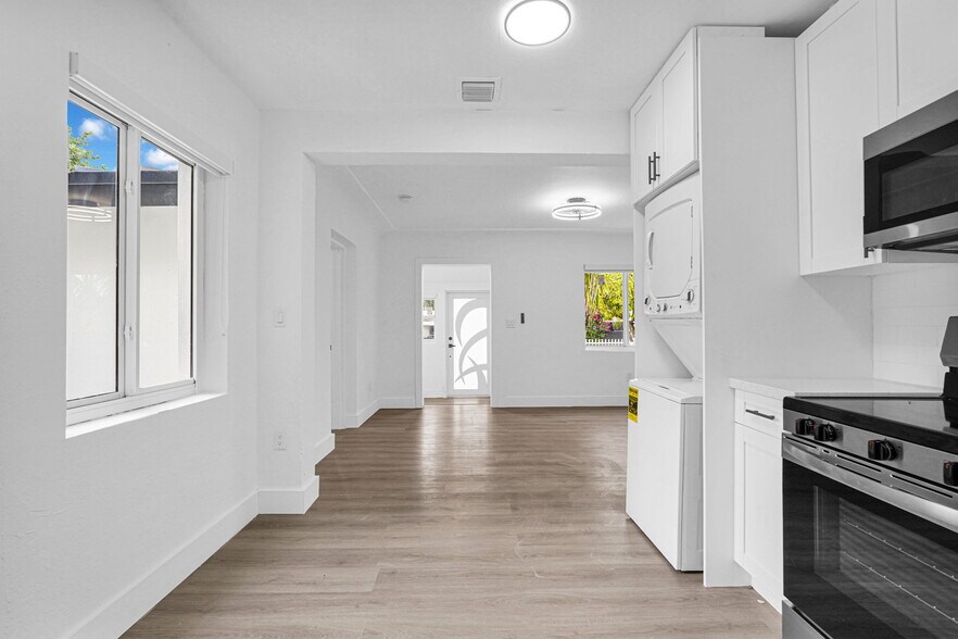 Building Photo - 250 NW 45th St