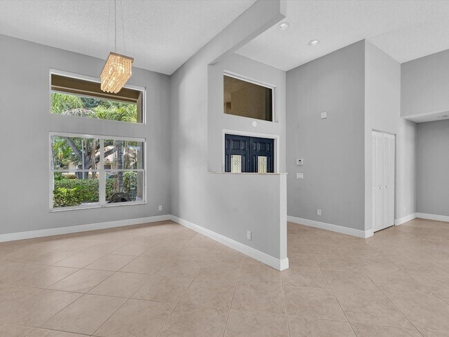 Building Photo - 10434 NW 6th Ct