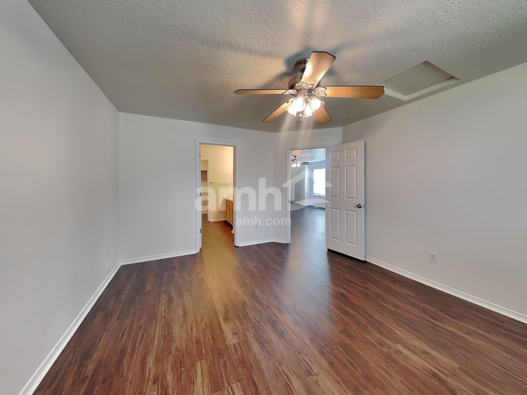 Building Photo - 3315 W Wave Dr