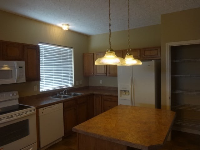 Building Photo - 4902 Dorchester St