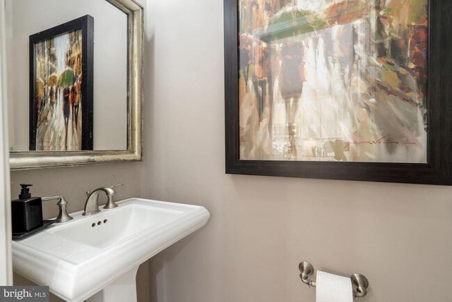 Building Photo - 22595 Willington Square