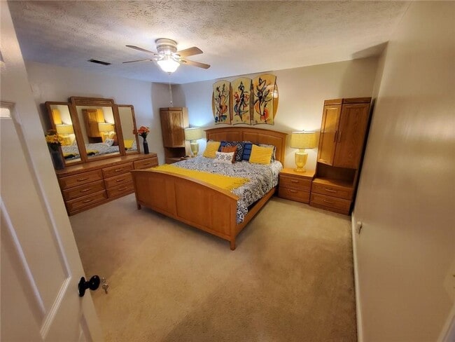 Building Photo - 2951 Lexington Trace Dr