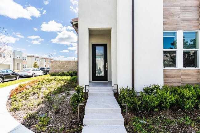 Building Photo - Incredible Fully Furnished New Home In Lak...