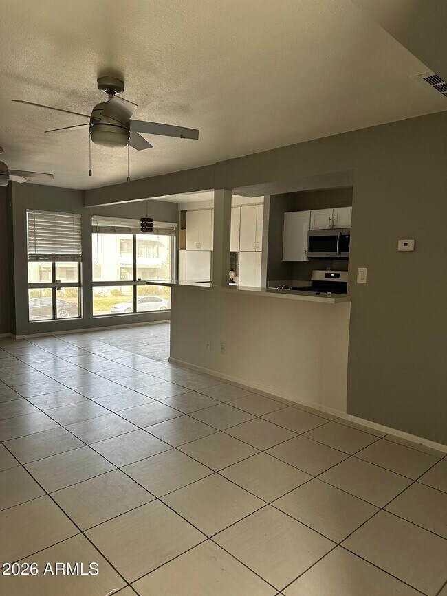 Building Photo - 1701 W Tuckey Ln