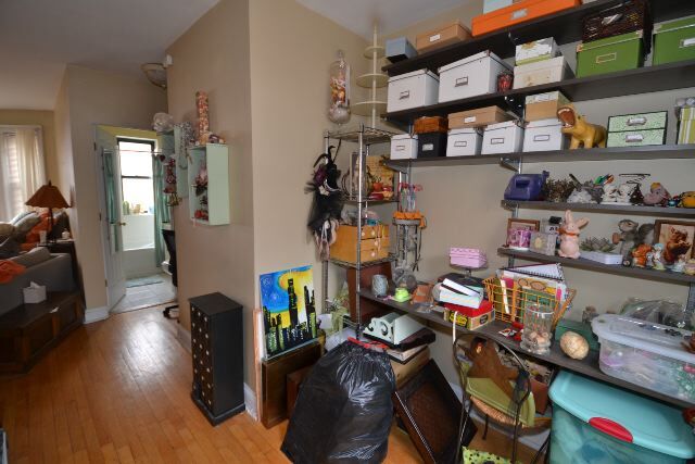 Building Photo - 3835 N Greenview Ave