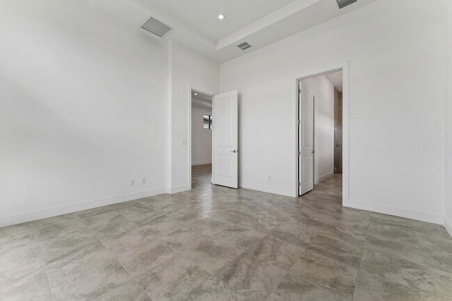 Building Photo - 9333 SW Pepoli Way