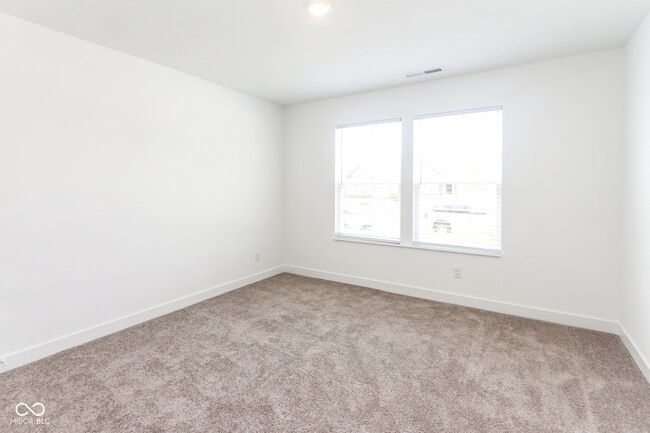 Building Photo - 8831 Beyers St