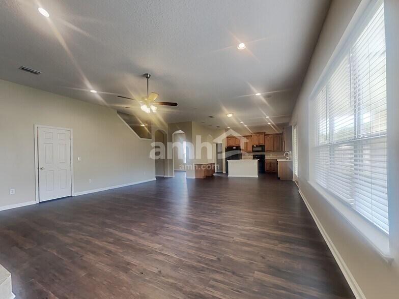 Building Photo - 2830 Harvest Moon Dr